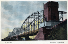 170085 Gezicht op de spoorbrug over de IJssel te Deventer.